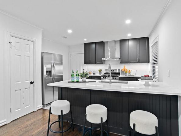 1835  Cedar Crest Boulevard , Dallas Texas 75203