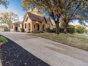 1835  Cedar Crest Boulevard , Dallas Texas 75203