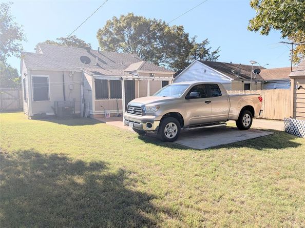 3223  ASTER Street , Dallas Texas 75211