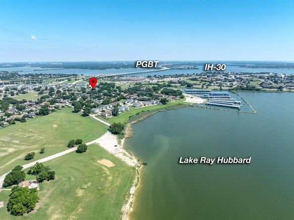 5106  Lakeridge Court , Garland Texas 75043