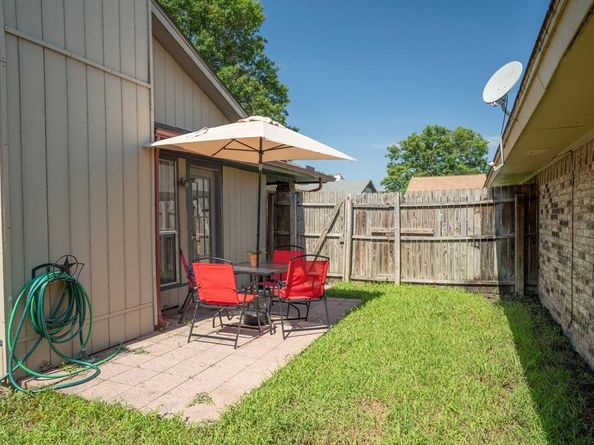 5106  Lakeridge Court , Garland Texas 75043