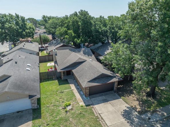 5106  Lakeridge Court , Garland Texas 75043