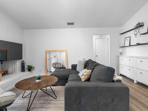 5106  Lakeridge Court , Garland Texas 75043