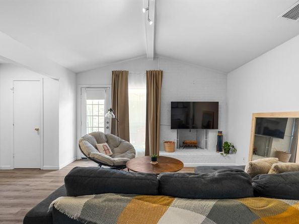 5106  Lakeridge Court , Garland Texas 75043