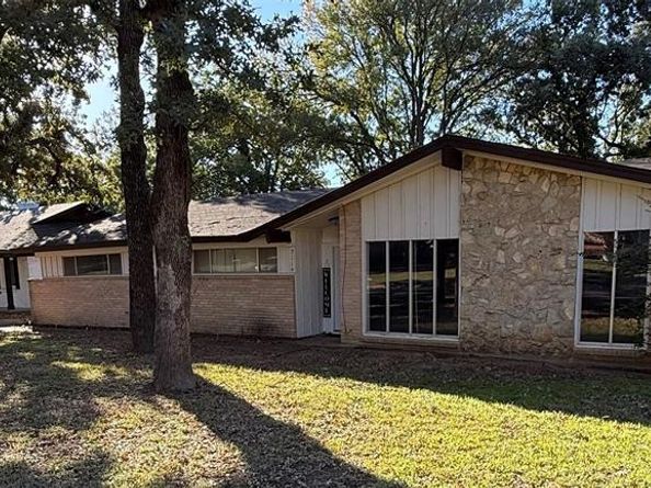 7116  Monterrey Drive , Fort Worth Texas 76112