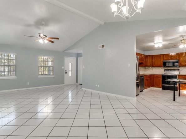 918  Lesa Lane , Garland Texas 75042