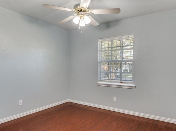 918  Lesa Lane , Garland Texas 75042