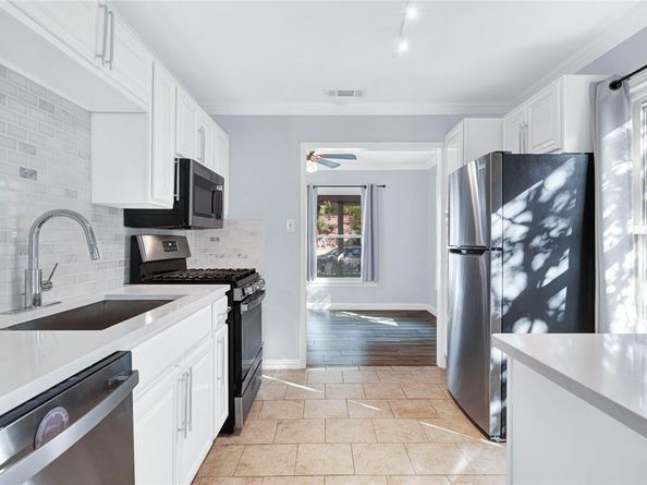 2916  Livingston Avenue , Fort Worth Texas 76110