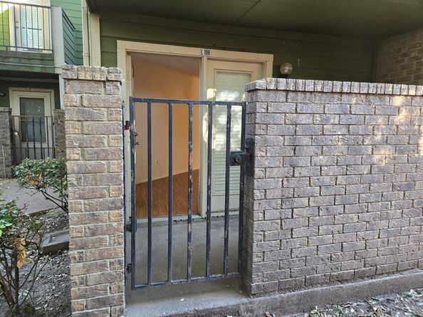 9823  Walnut Street  106, Dallas Texas 75243