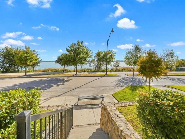 7401  Sunset Boulevard , Rowlett Texas 75088