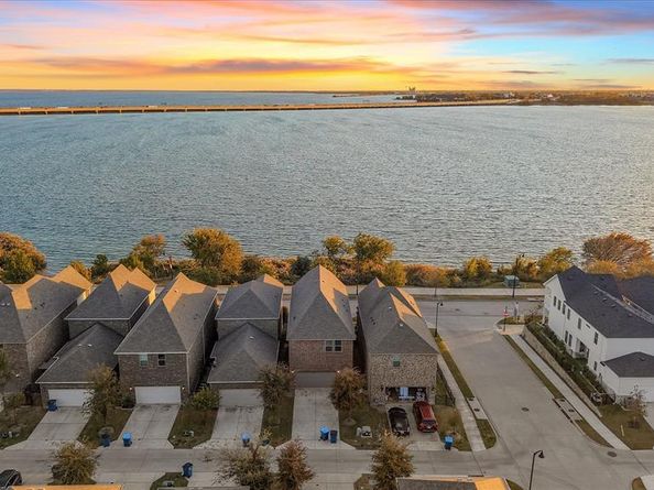 7401  Sunset Boulevard , Rowlett Texas 75088