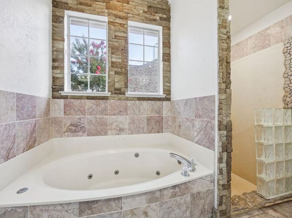 5620 S Archbridge Court , Arlington Texas 76017