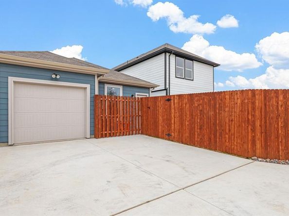 3005  MAPLE ORCHARD Lane , Fort Worth Texas 76140