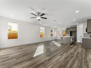 501 N Moore Street , Dallas Texas 75203