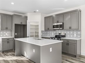 501 N Moore Street , Dallas Texas 75203