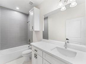 501 N Moore Street , Dallas Texas 75203