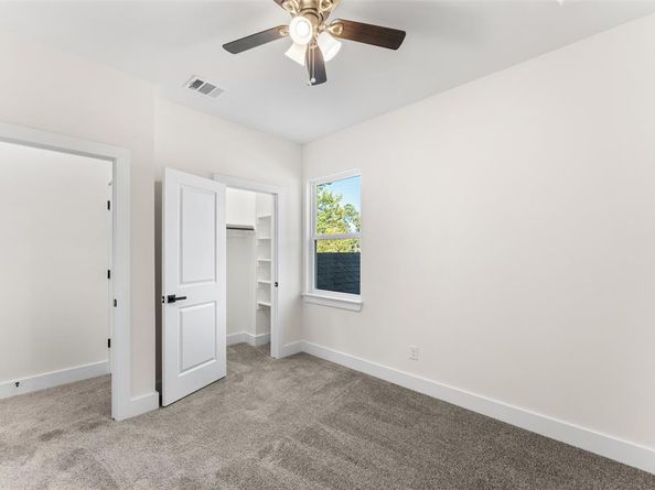 501 N Moore Street , Dallas Texas 75203