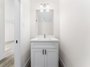 501 N Moore Street , Dallas Texas 75203