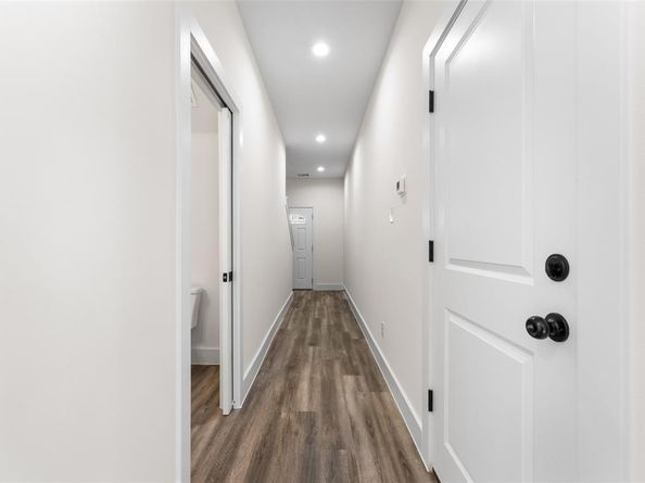 501 N Moore Street , Dallas Texas 75203