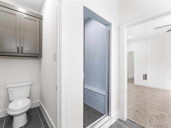 501 N Moore Street , Dallas Texas 75203