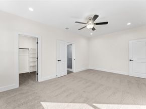 501 N Moore Street , Dallas Texas 75203