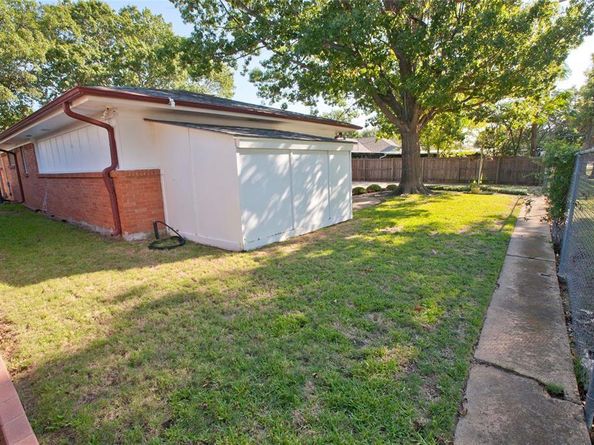 906  Sam Hill Street , Irving Texas 75062