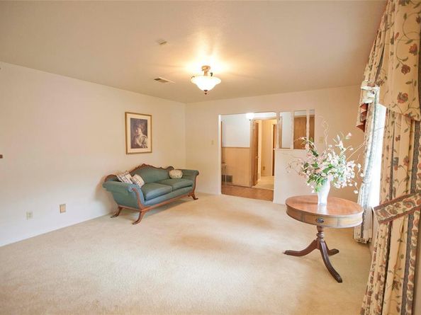 906  Sam Hill Street , Irving Texas 75062