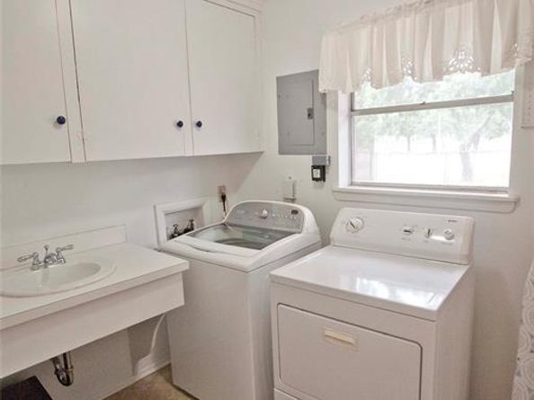 906  Sam Hill Street , Irving Texas 75062