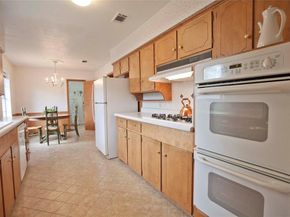 906  Sam Hill Street , Irving Texas 75062