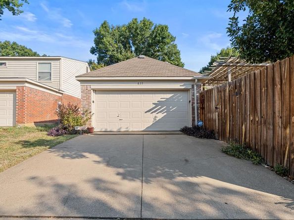 839  Sonora Lane , Grand Prairie Texas 75052