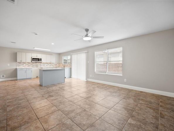 800  Green Heath Avenue , Fort Worth Texas 76120