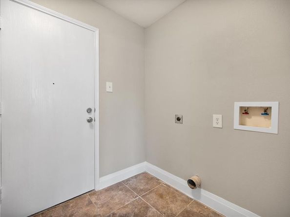 800  Green Heath Avenue , Fort Worth Texas 76120