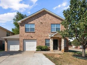 800  Green Heath Avenue , Fort Worth Texas 76120