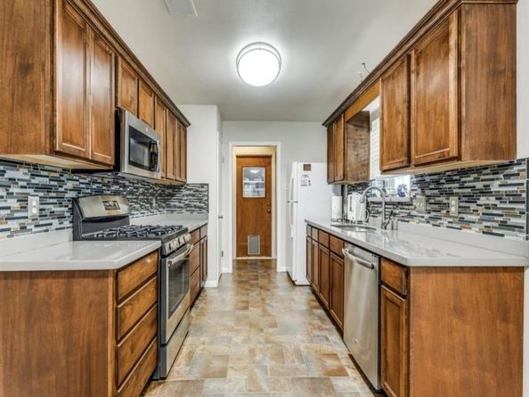 1310  Kingsbridge Drive , Garland Texas 75040