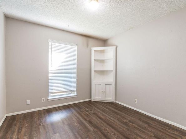 1108  Briar Court , Benbrook Texas 76126