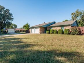 1108  Briar Court , Benbrook Texas 76126