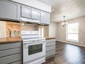 1108  Briar Court , Benbrook Texas 76126