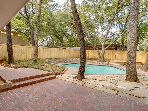 2305  Oak Forest Court , Arlington Texas 76012