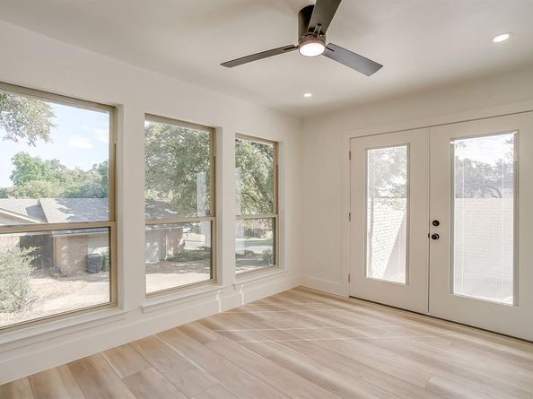 2305  Oak Forest Court , Arlington Texas 76012