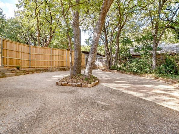 2305  Oak Forest Court , Arlington Texas 76012
