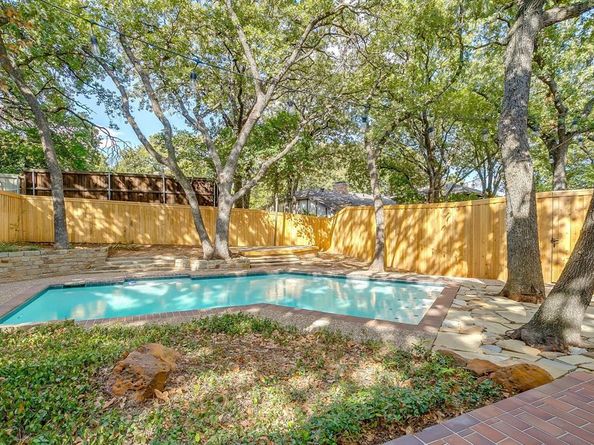 2305  Oak Forest Court , Arlington Texas 76012