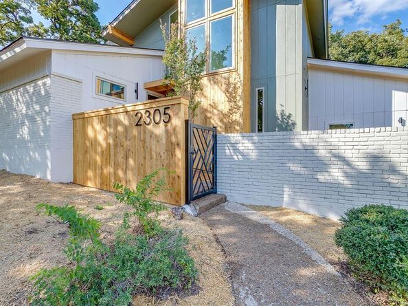 2305  Oak Forest Court , Arlington Texas 76012