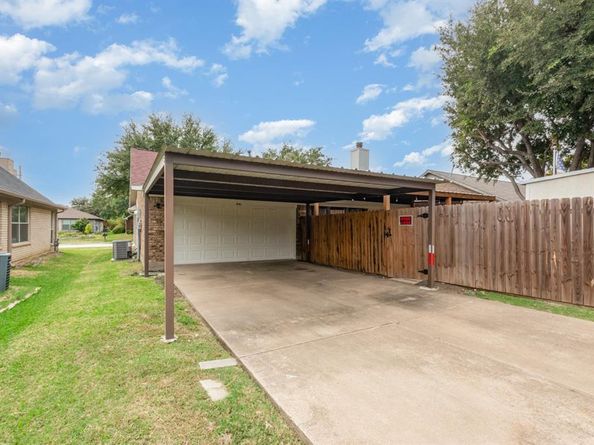 1661  Crosshaven Drive , Lewisville Texas 75077