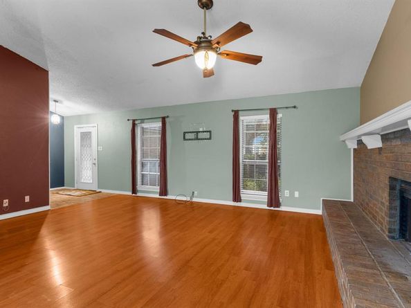 2230  Country Oaks Drive , Garland Texas 75040