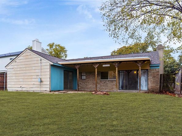 2230  Country Oaks Drive , Garland Texas 75040