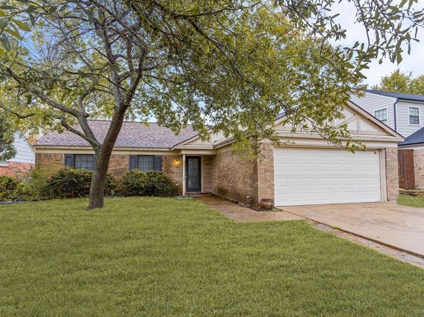 2230  Country Oaks Drive , Garland Texas 75040