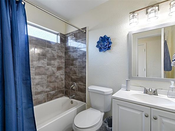 144  Hunter Drive , Cedar Hill Texas 75104