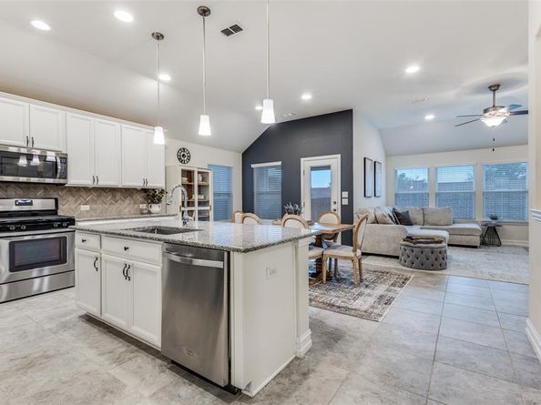 413  Yellowstone Drive , Celina Texas 75009