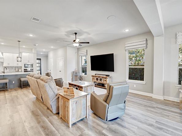 4825  Beaver Creek Drive , Arlington Texas 76005