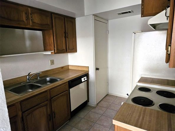 5004  Palo Alto Drive , Garland Texas 75043